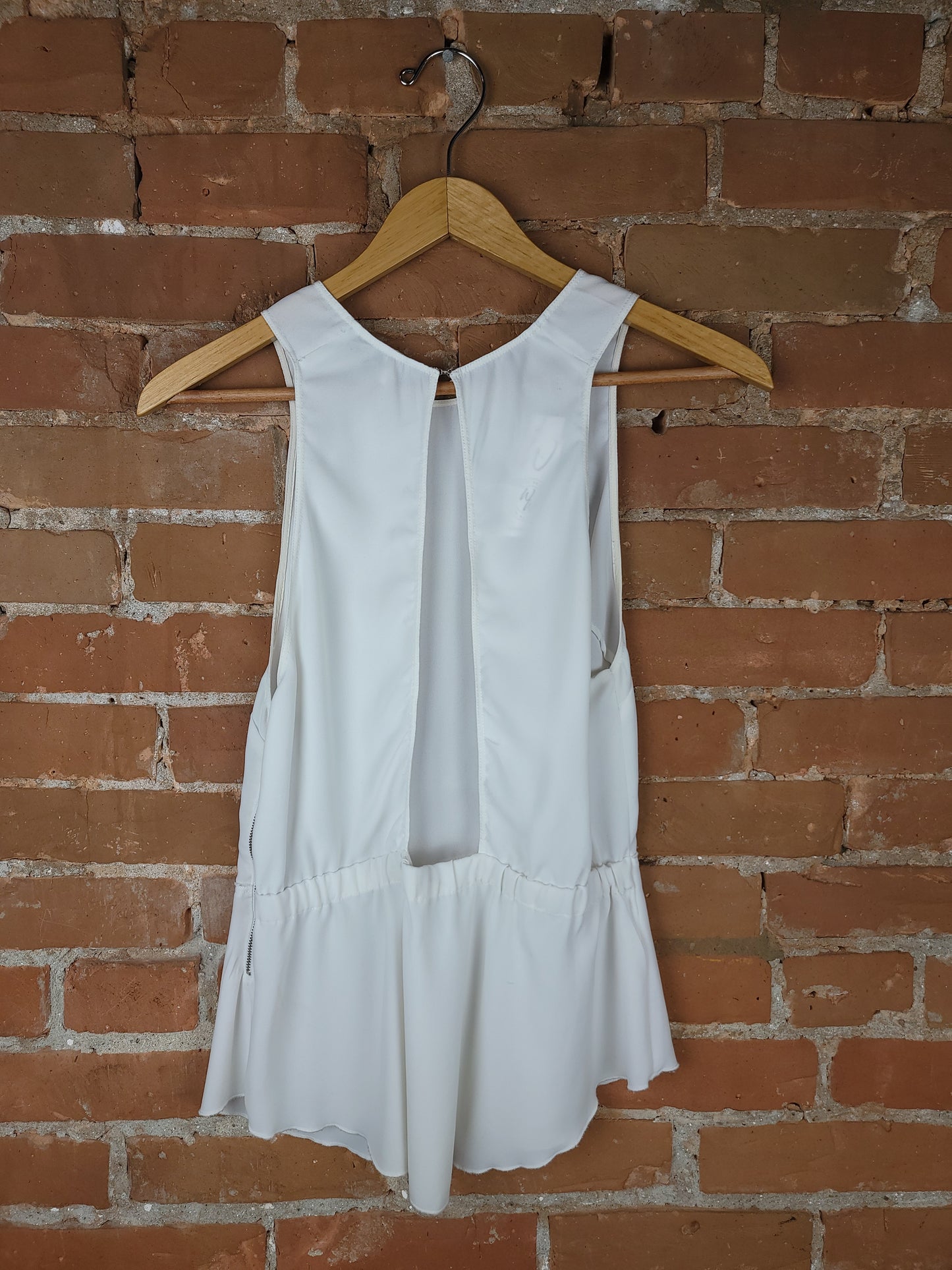 Aritzia Wilfred White Tank w/ Open Back