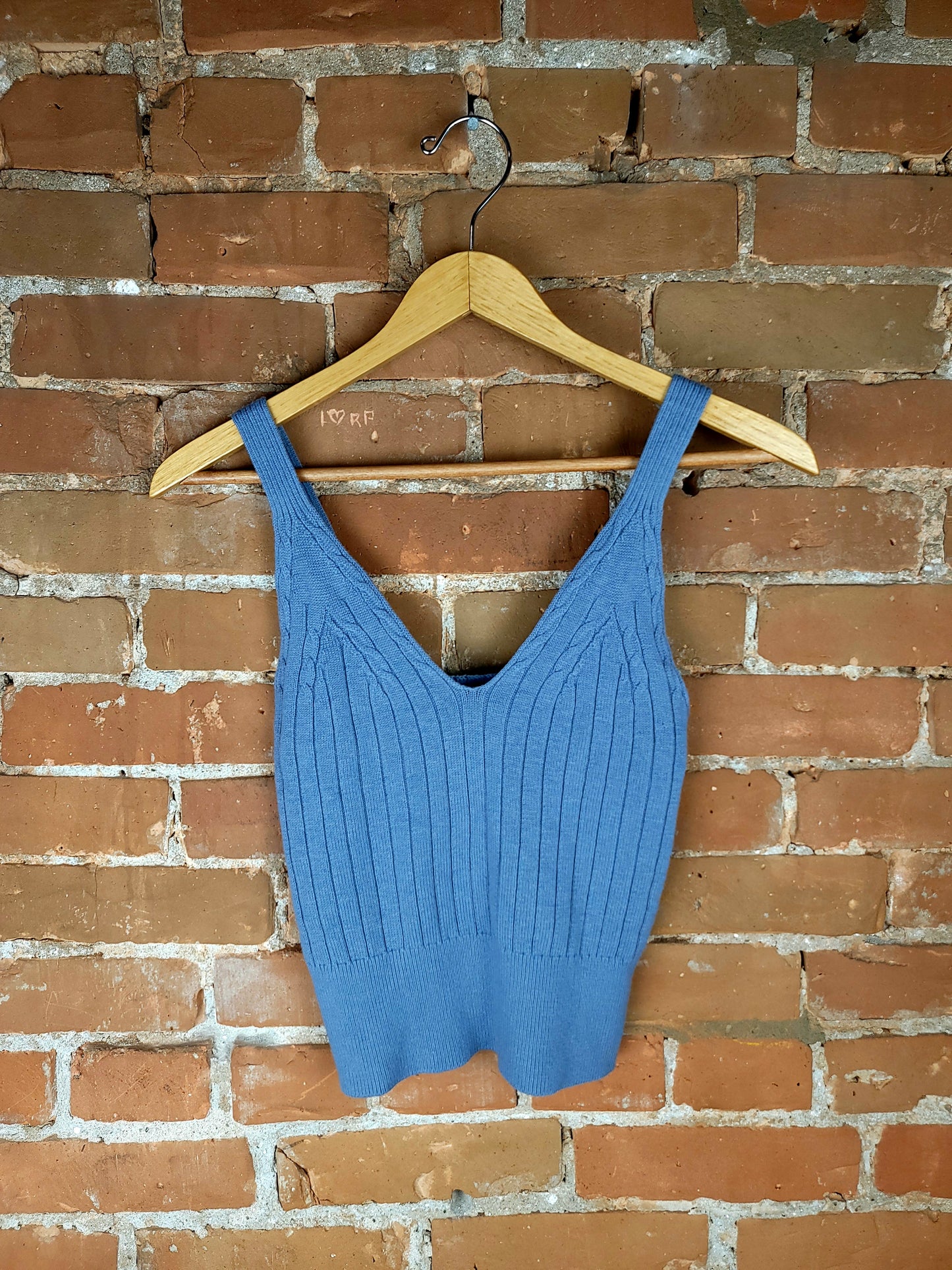Aritzia Wilfred Knit V-Neck Tank Top