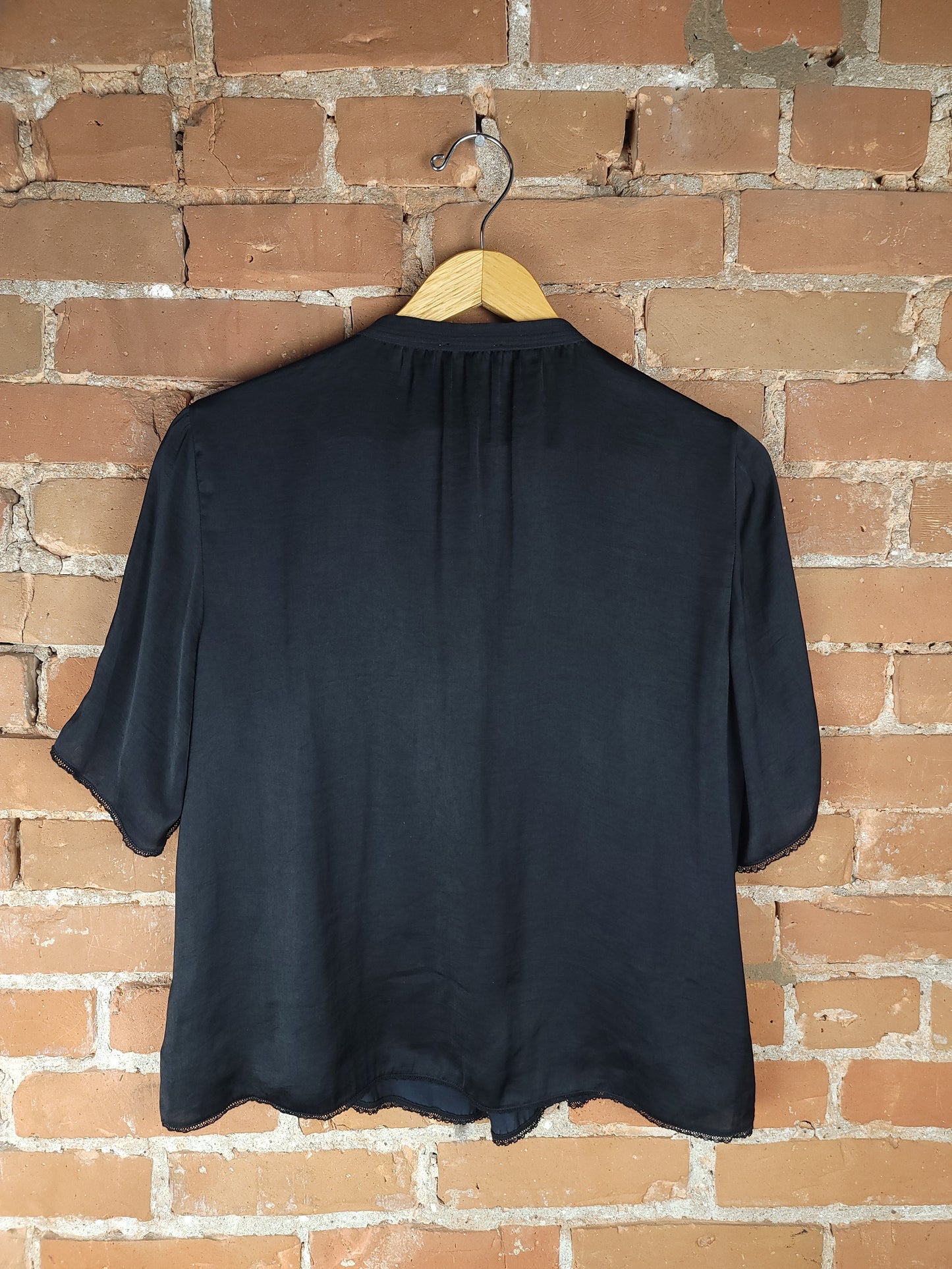 Aritzia Wilfred Silk Flared V-Neck Shirt