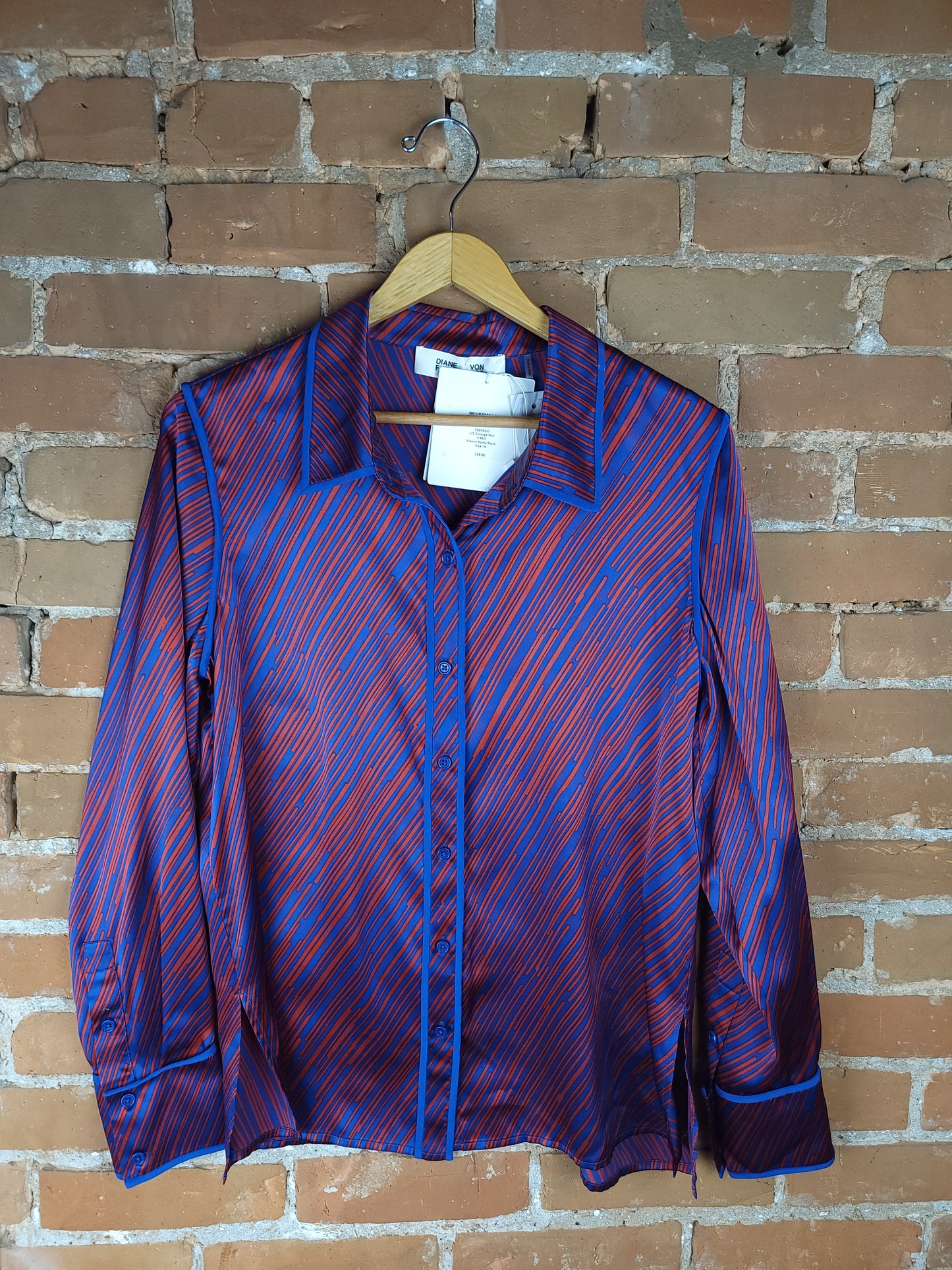 Diane Von Furstenberg Collared 100% Silk Striped Shirt