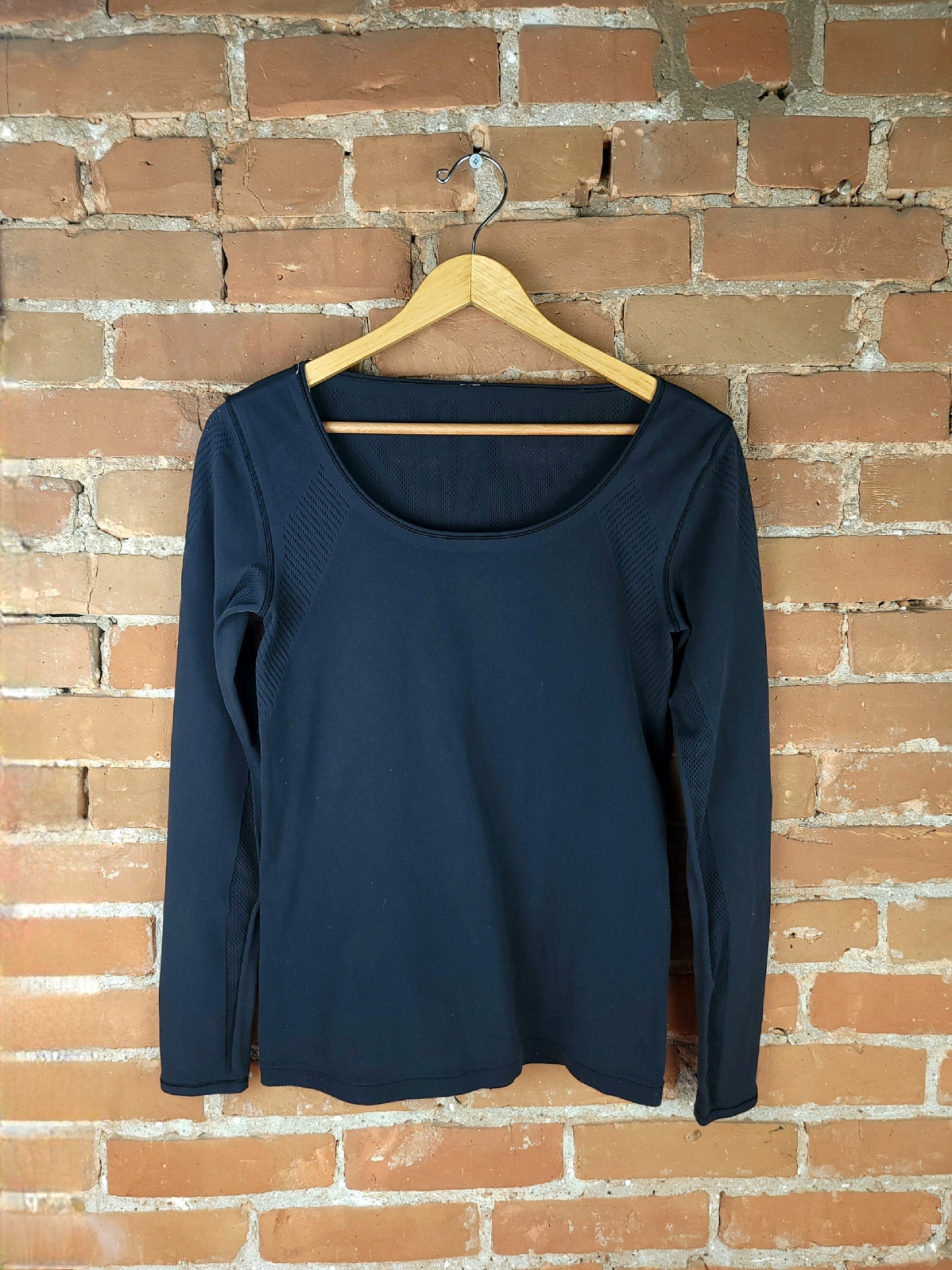 Lululemon Black Long Sleeve Shirt
