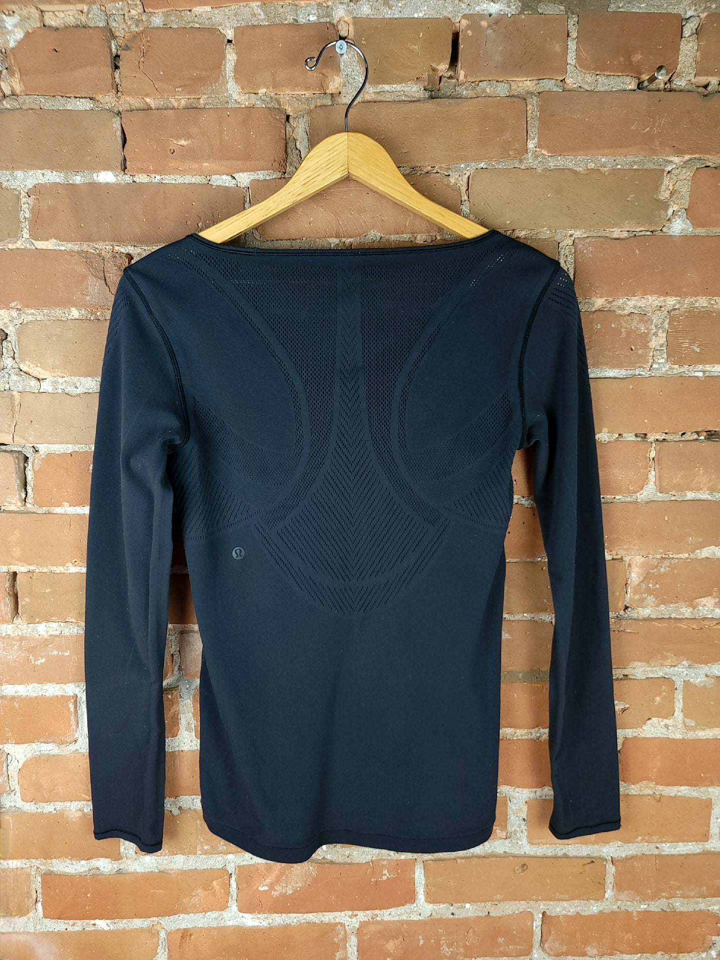 Lululemon Black Long Sleeve Shirt